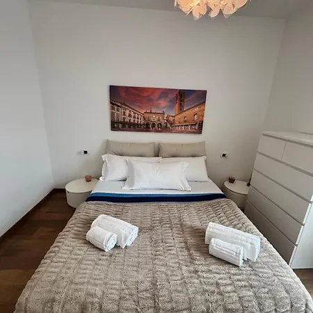 Hospitality דירה *